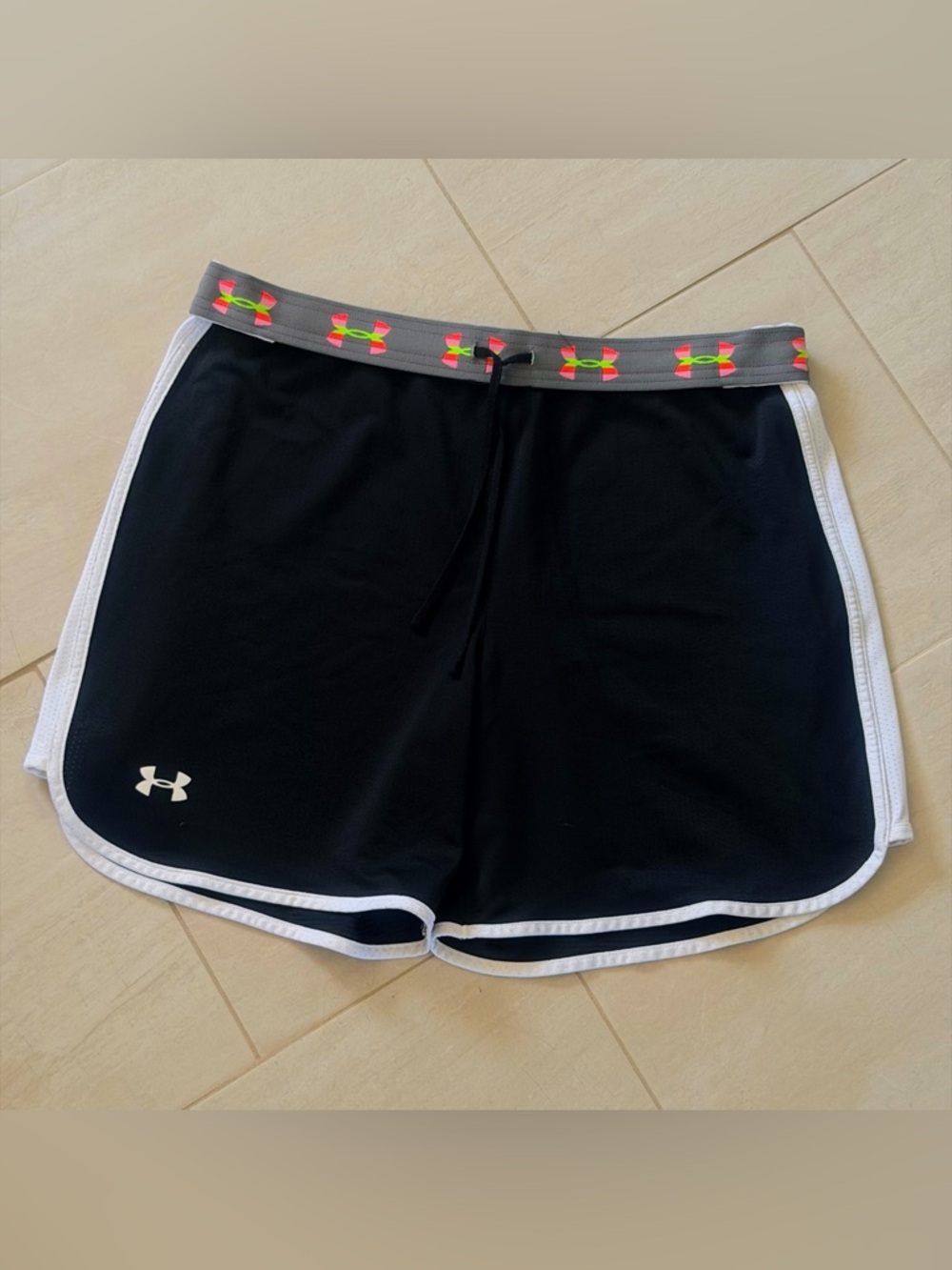 Women’s Black Loose Large Under Armour Mesh Shorts